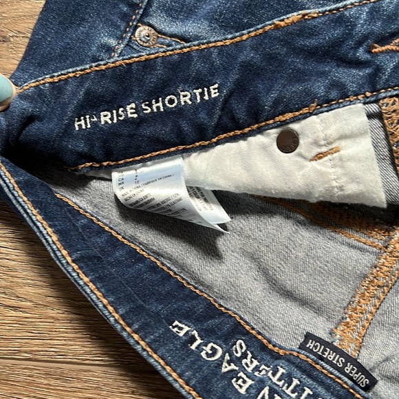 AE High Rise Shortie - Picture 2 of 3